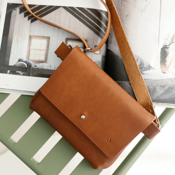 acorn leather crossbody bag - tan - Shopfox