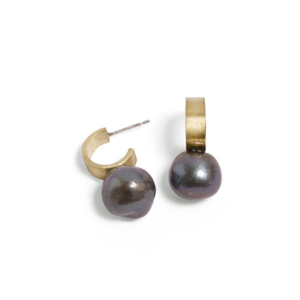 iloni jewellery - black classic pearl earrings - Shopfox